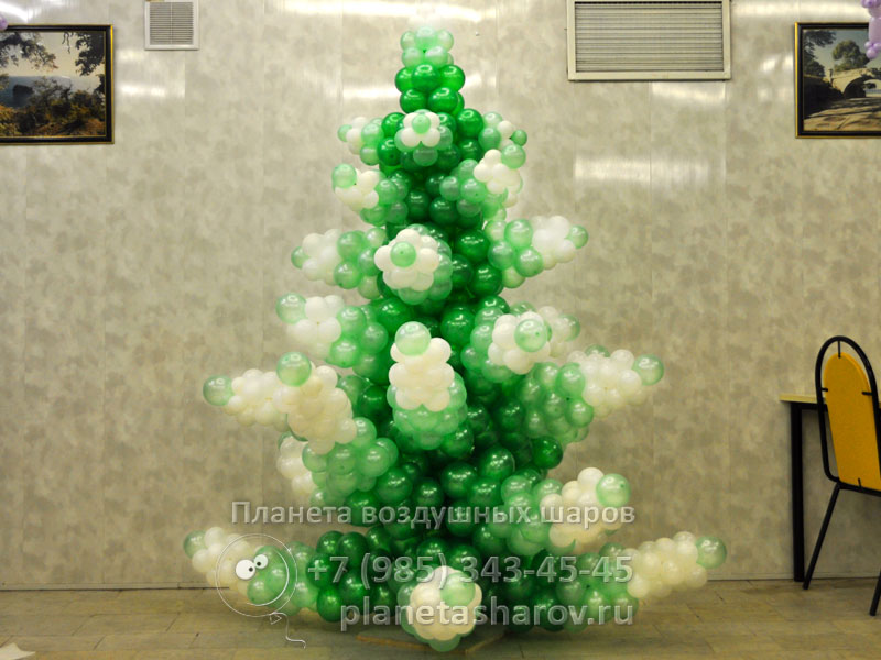 Большая Новогодняя ель из воздушных шаров